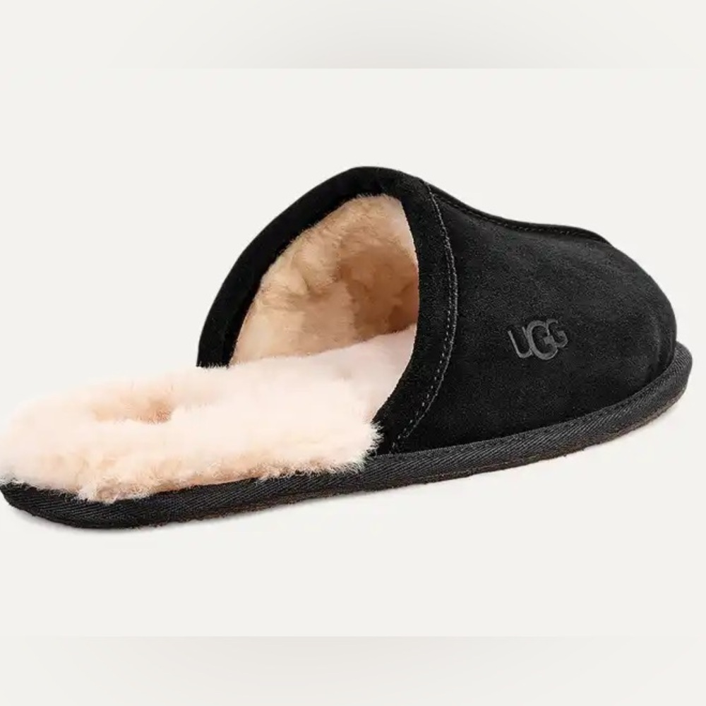 UGG Black Slippers scuff with Cream Lining Size 12 fits size 9-12 comfortably
